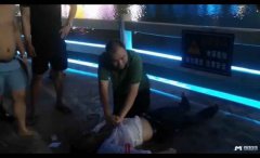 <b>教科书式救援！广东一名体育老师潜入湖底救人</b>